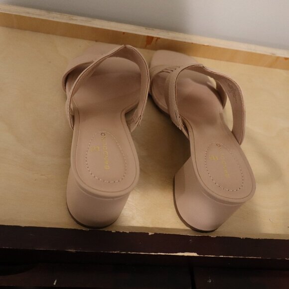 Bandolino Merily 3 Heeled Sandal (Women) - Size 8 - Picture 2 of 6
